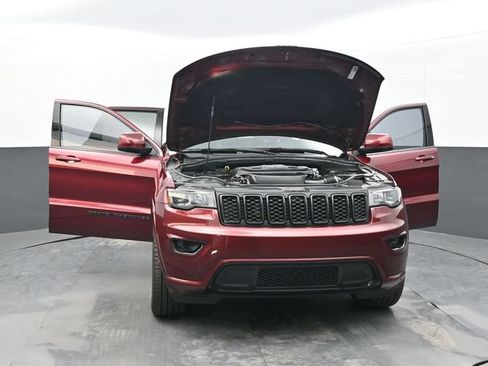 Used 2020 Jeep Grand Cherokee Altitude AWD/4WD image 63