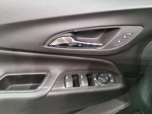 Used 2023 Chevrolet Equinox LT image 24