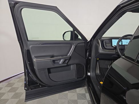 Used 2024 Rivian R1S Adventure AWD/4WD image 16