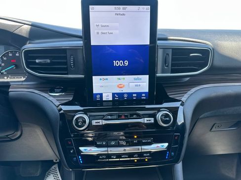 Used 2023 Ford Explorer Limited w/ Limited Technology Package AWD/4WD image 19