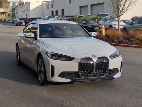 Used 2023 BMW i4 eDrive35 w/ Premium Package image 3