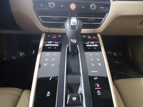 New 2026 Porsche Macan S image 18