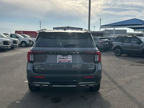 Certified 2025 Ford Explorer Active w/ Active Comfort Package image 4