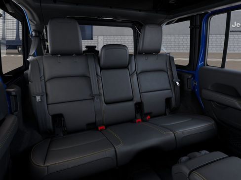 Used 2025 Jeep Wrangler Sahara w/ Safety Group image 15