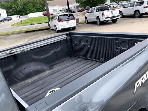Used 2023 Nissan Titan PRO-4X w/ Pro-4x Convenience Package AWD/4WD image 31