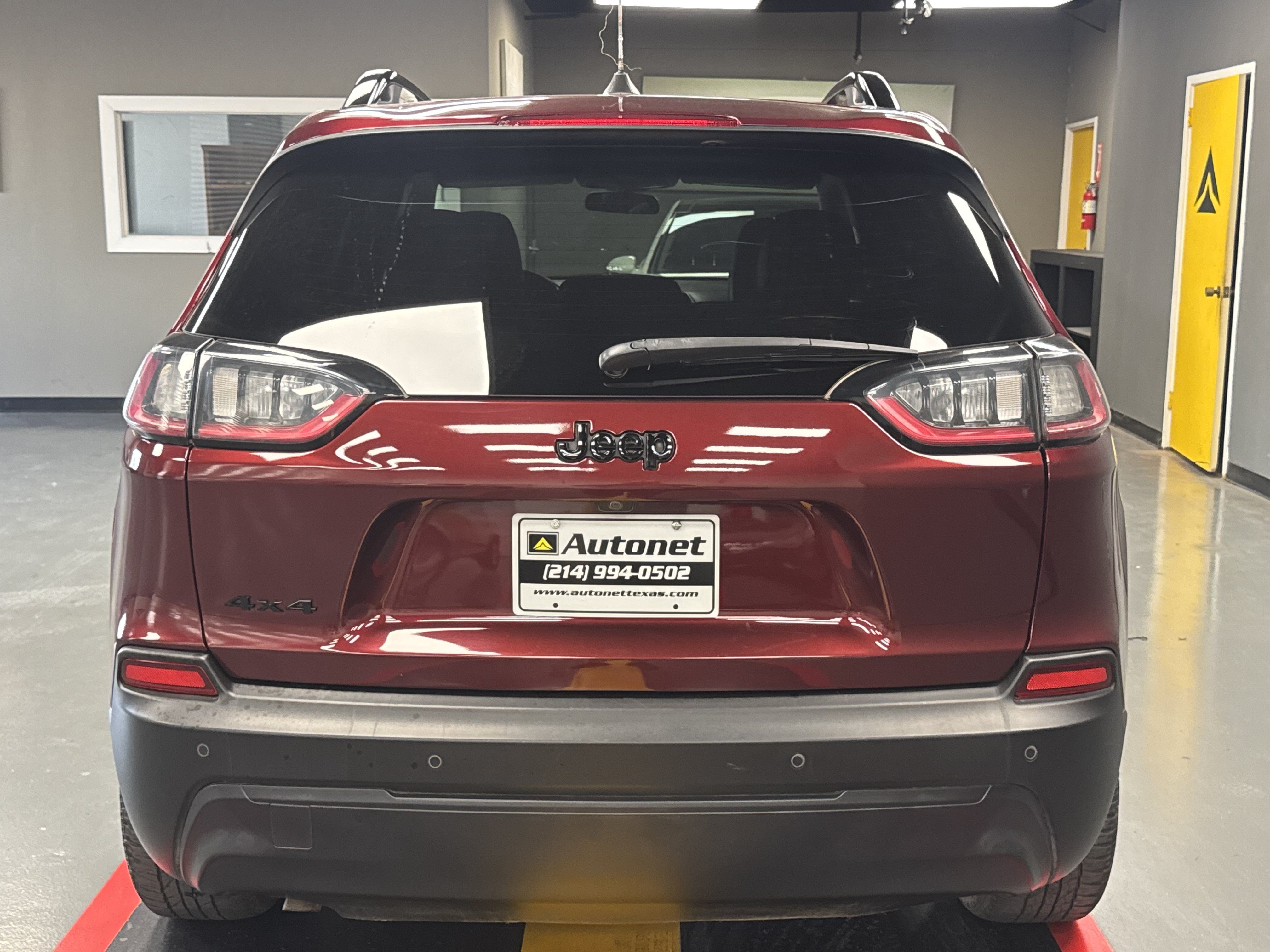Used 2020 Jeep Cherokee Latitude Plus AWD/4WD image 7