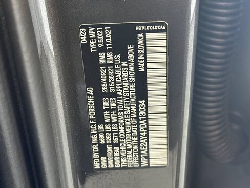 Certified 2023 Porsche Cayenne AWD/4WD image 33