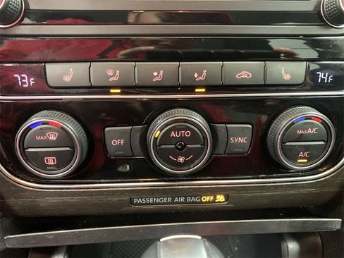 Used 2018 Volkswagen Passat 2.0T SE image 17