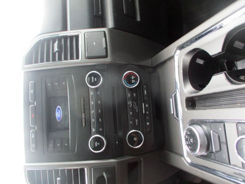 Used 2018 Ford Expedition Max XLT w/ Equipment Group 201A AWD/4WD image 14