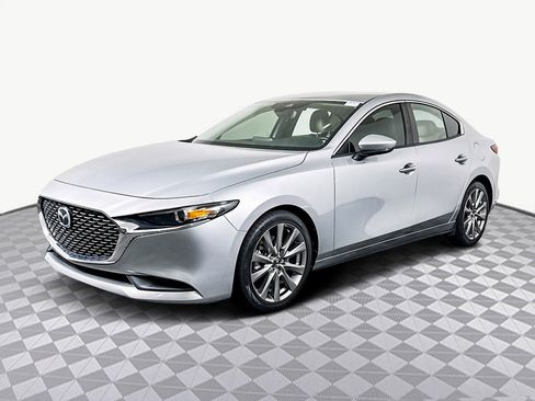 Used 2020 MAZDA MAZDA3 Sedan w/ Select Package image 4