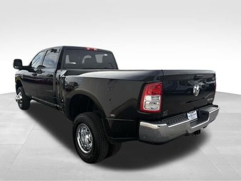 Used 2024 RAM 3500 Tradesman w/ Chrome Appearance Group image 11