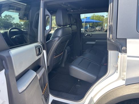 Used 2023 Ford Bronco Badlands image 10