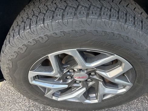 Used 2023 GMC Sierra 1500 SLT w/ SLT Premium Package image 4