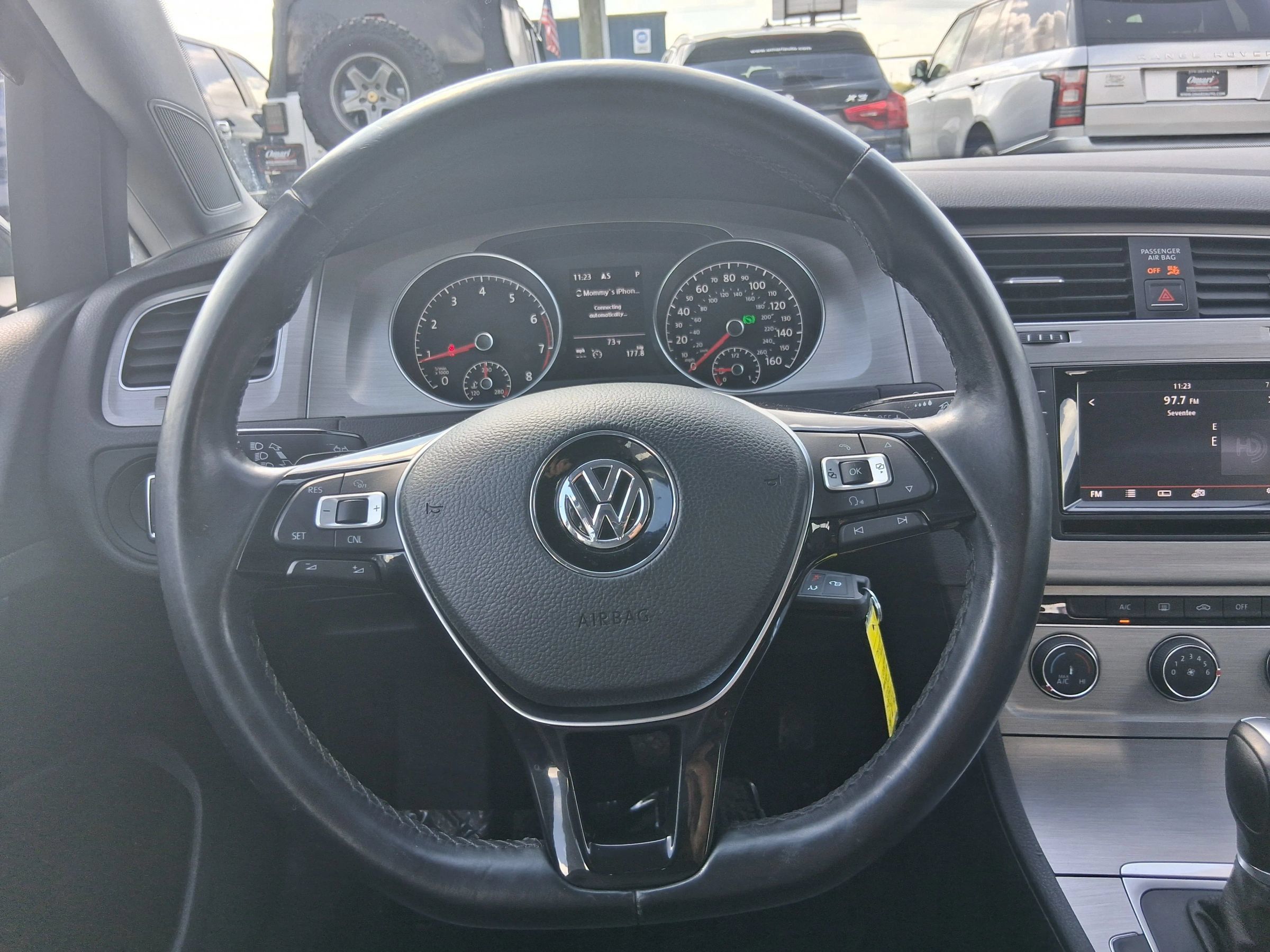 Used 2015 Volkswagen Golf S FWD image 16