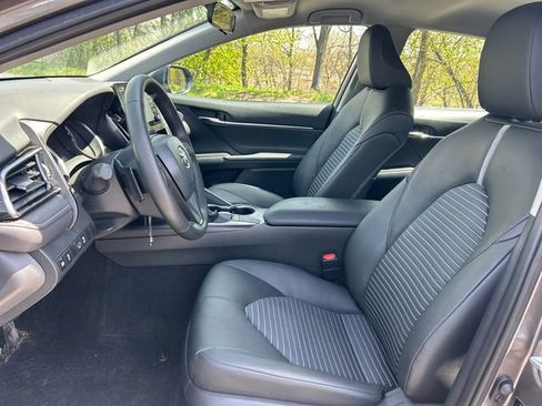 Used 2024 Toyota Camry SE FWD image 10