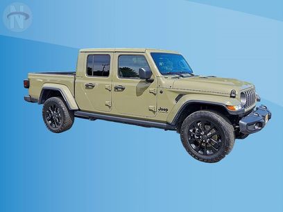 Used 2025 Jeep Gladiator Sport