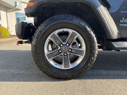 Used 2020 Jeep Wrangler Unlimited Sahara AWD/4WD image 17