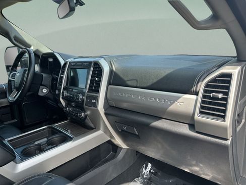 Used 2020 Ford F250 Lariat w/ Chrome Package AWD/4WD image 36