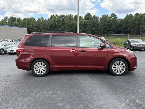 Used 2015 Toyota Sienna Limited FWD image 18
