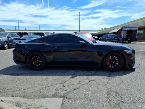 Used 2021 Ford Mustang Shelby GT500 w/ Technology Package RWD image 6