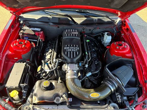 Used 2013 Ford Mustang Boss 302 w/ Boss 302 Accessory Pkg RWD image 20