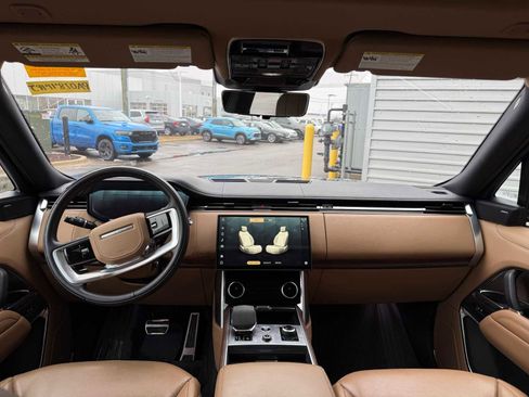 Used 2023 Land Rover Range Rover SE image 7