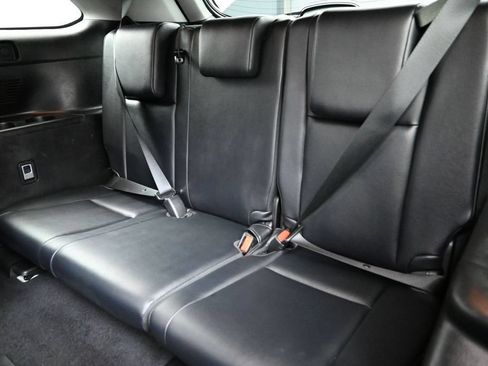 Used 2019 Toyota Highlander XLE AWD/4WD image 27