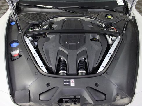 Used 2025 Porsche Panamera 4 image 40