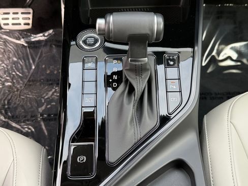 Certified 2025 Kia Niro EX Touring image 20