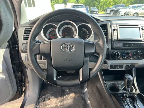 Used 2014 Toyota Tacoma 4x4 Regular Cab image 15