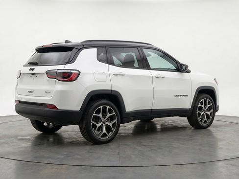 Used 2025 Jeep Compass Limited AWD/4WD image 9