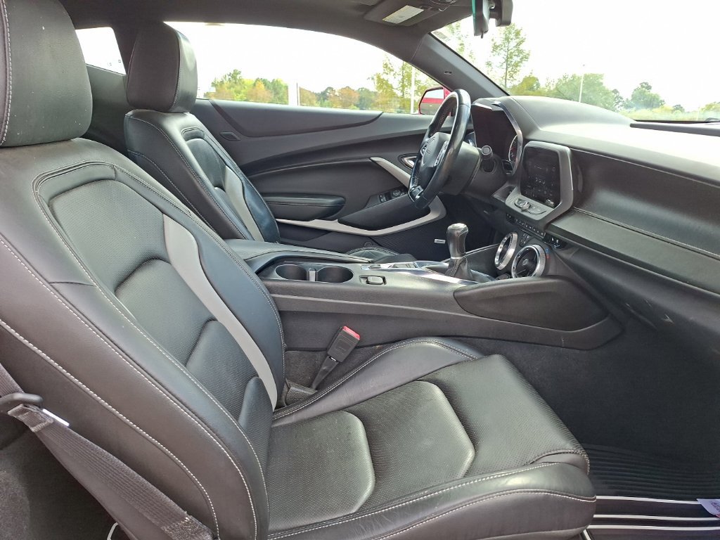 Used 2021 Chevrolet Camaro LT w/ Technology Package RWD image 32