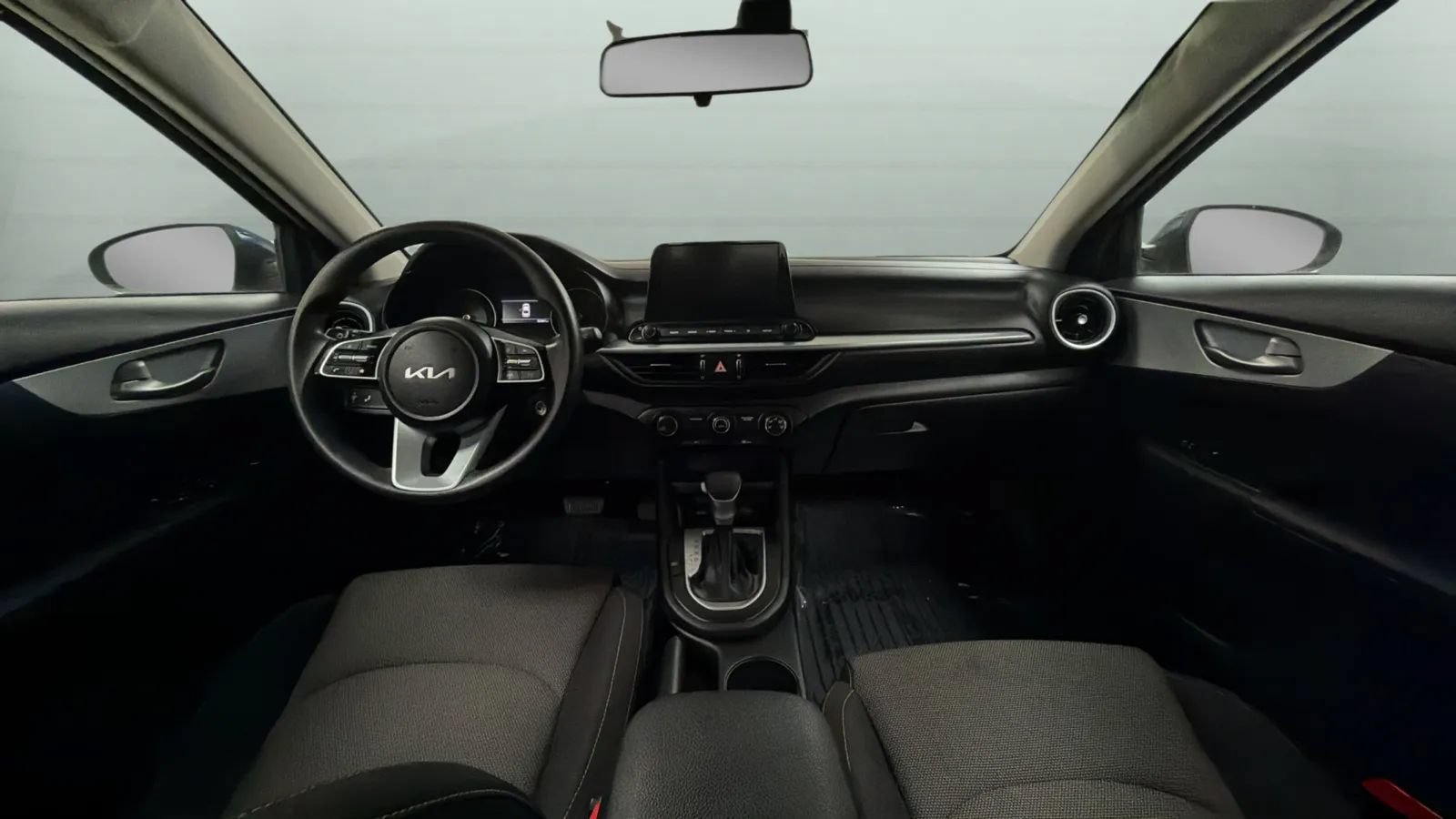 Used 2024 Kia Forte LXS w/ LXS Technology Package FWD image 9