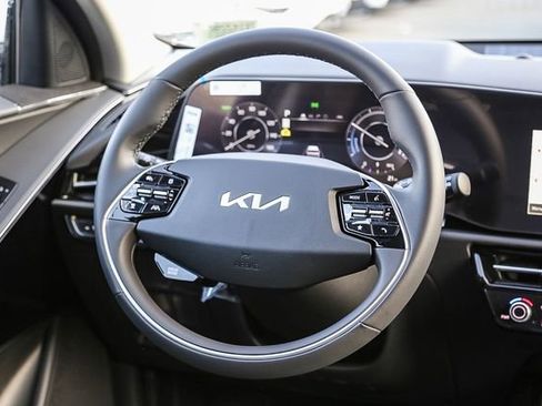 New 2026 Kia Niro Wind FWD image 8
