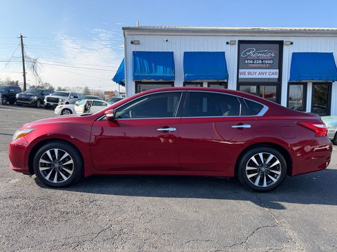 Used 2017 Nissan Altima 2.5 SV w/ Convenience Package image 8