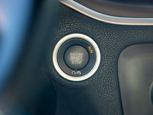 Used 2022 Dodge Charger SXT w/ Blacktop Package image 22