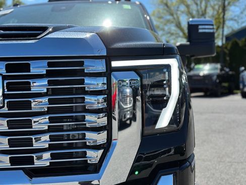 New 2026 GMC Sierra 3500 Denali w/ Denali Reserve Package AWD/4WD image 35