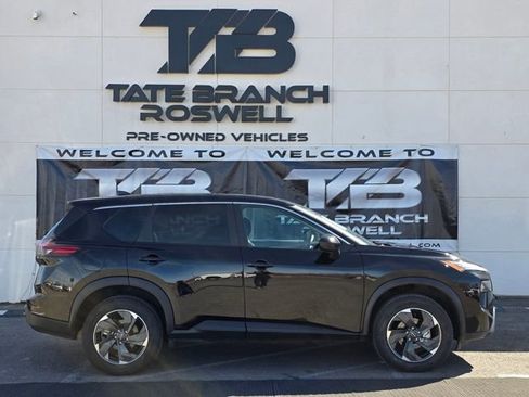 Used 2024 Nissan Rogue SV image 12