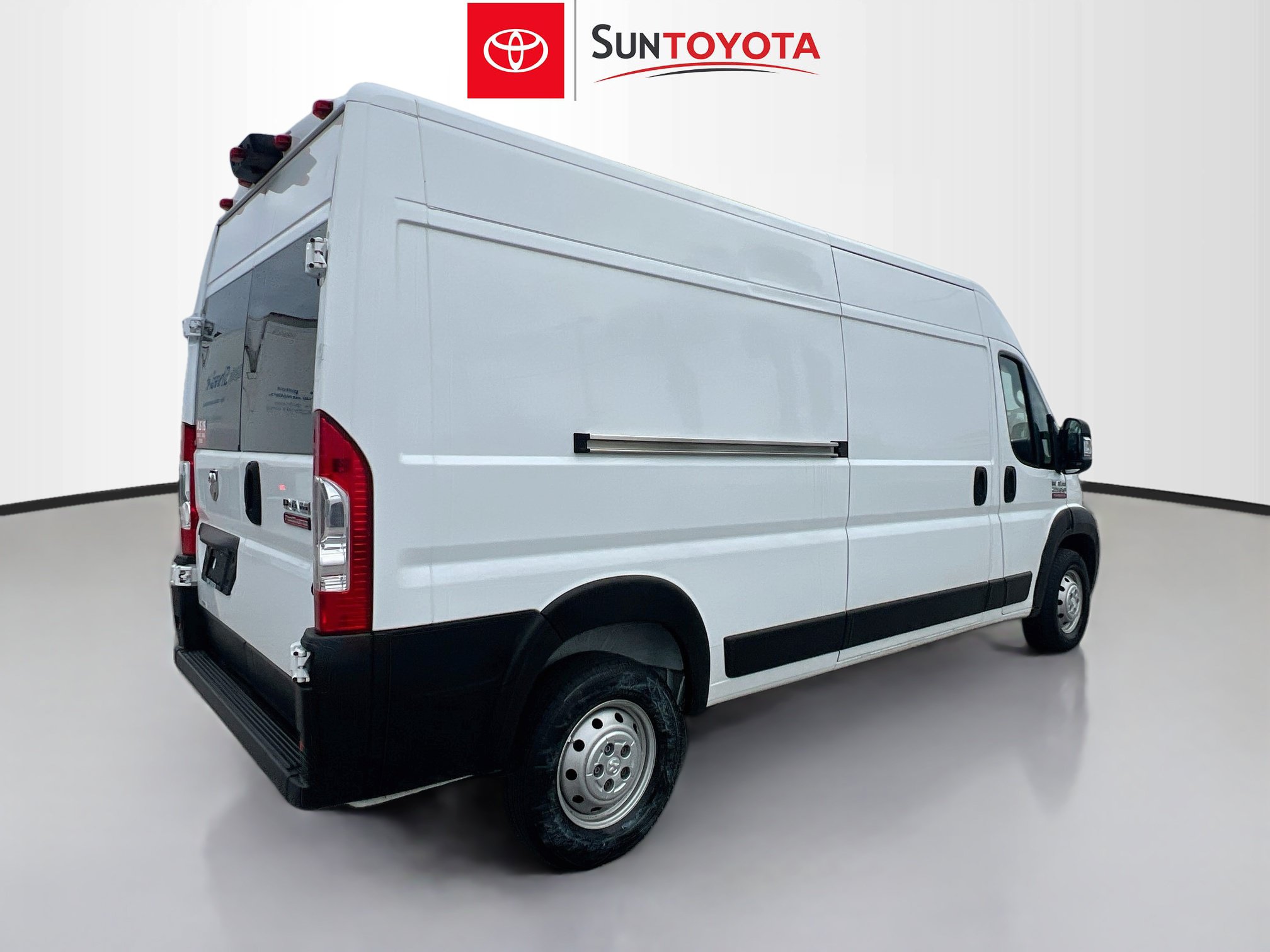 Used 2022 RAM ProMaster 2500 FWD image 4