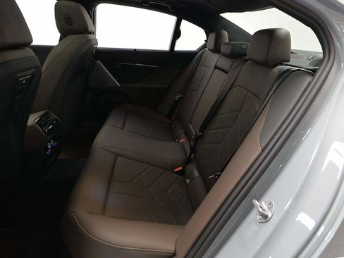 New 2026 BMW i5 eDrive40 image 10