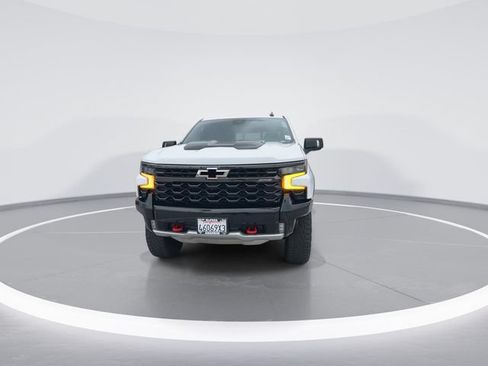Used 2024 Chevrolet Silverado 1500 ZR2 AWD/4WD image 3