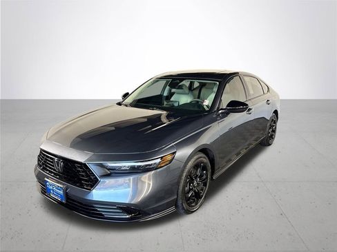 Used 2025 Honda Accord SE image 2