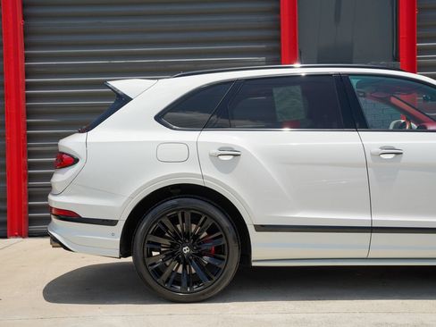 Used 2022 Bentley Bentayga Speed AWD/4WD image 6