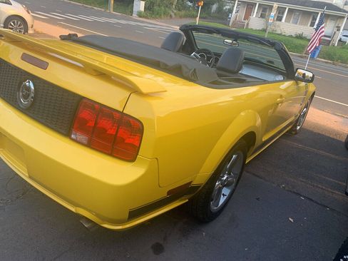 Used 2006 Ford Mustang GT Premium RWD image 5