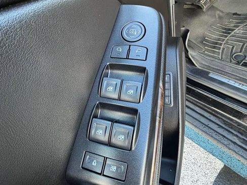 Used 2019 Chevrolet Suburban LT AWD/4WD image 10