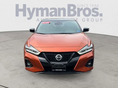 Certified 2021 Nissan Maxima SR w/ Sport Mat Group FWD image 9