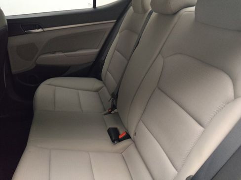 Used 2018 Hyundai Elantra SEL image 18