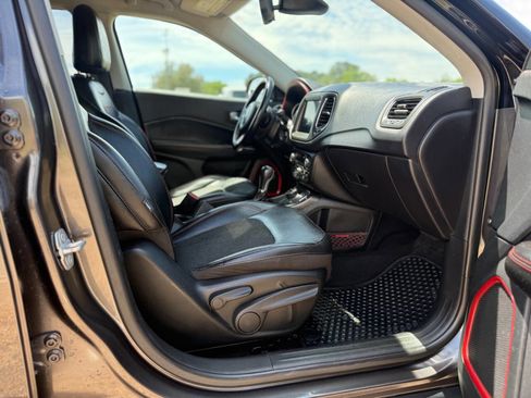 Used 2019 Jeep Compass Trailhawk image 17