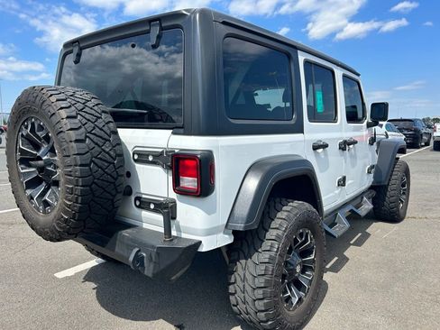 Used 2018 Jeep Wrangler Unlimited Sport S AWD/4WD image 4