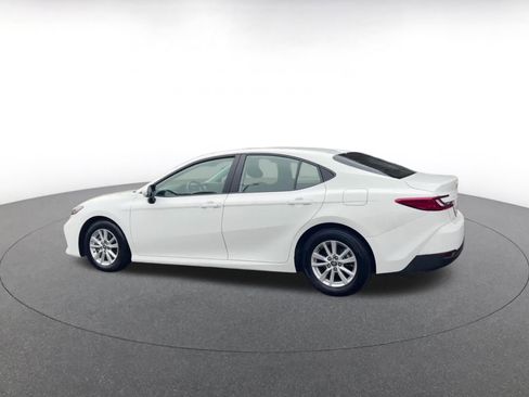 Used 2025 Toyota Camry LE image 10